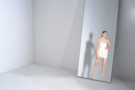 意大利fashion ( 1 ) marcja银灰色房屋-镜子中女人艺术摄影
