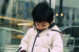 韩国扮酷害羞的小男孩摄影