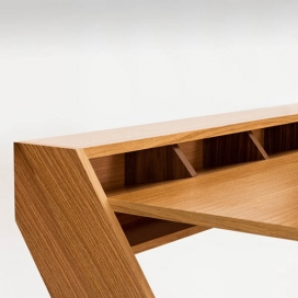 伦敦的家具设计师莱昂哈德-桌子台