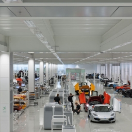 建筑师福斯特事务所-英国跑车品牌McLaren迈凯轮的生产中心