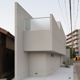 木村建筑师-日本滋贺县白色住宅房屋设计