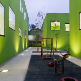 波尔图葡萄牙工作室AVA建筑师-石灰绿色的墙壁学校