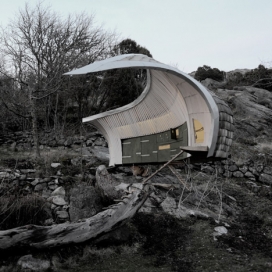 鸡舍-瑞典建筑师Torsten Ottesjö 作品-看起来像母鸡保护翼
