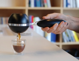 Mypressi便携式咖啡机-美国加利福尼亚Mark Colton设计师作品