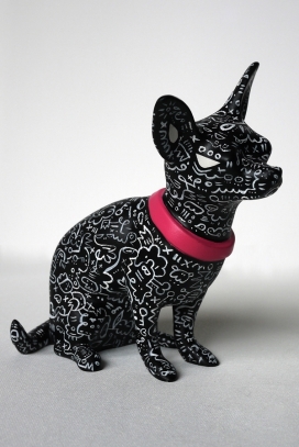 Anubis阿努比斯黑白花纹宠物玩具陶瓷狗-波兰华沙Aqualoopa设计师作品