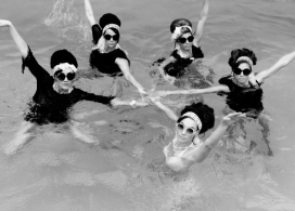 泳客-女子花样游泳人像-美国Tamar Levine摄影师作品