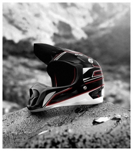 三维模型黑色头盔-Marcin Stryczek设计师作品