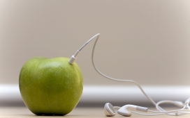 高清晰耳机连接到青苹果