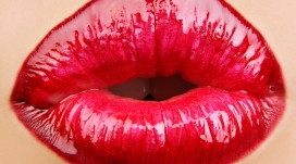红色水晶嘴唇