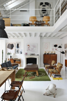 开放式概念室内建筑设计理念-鲜明的家具，增强了视觉效果，是典型的当代空间与阳台的结合设计