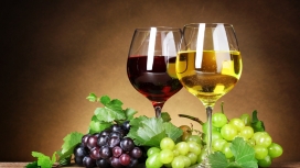 红葡萄酒和白葡萄酒