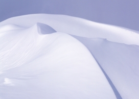 高清晰白皑皑的雪山写真壁纸