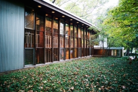 乔治・纳尔逊设计和建造的房子-建筑位于密歇根州，极具个性化的空间设计，复古家具，整栋房屋都拥有充足的自然光线