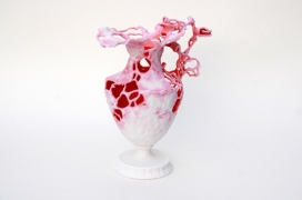 奶花残瓶-3D印刷花瓶-喷墨端的石膏基粉末赋予了它更生动的色彩