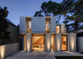 格里布别墅-悉尼矮胖混凝土板交替的两层楼房子