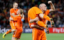 胜利归来-世界杯橙衣军团荷兰国家队壁纸下载