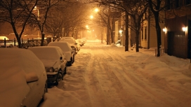 冬季傍晚雪路