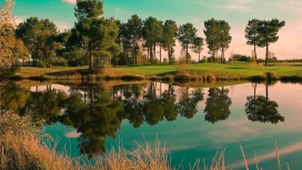 高尔夫自然湖