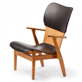 赫尔辛基设计博物馆展出的椅子-芬兰现代家具