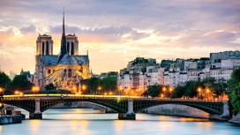 美丽的巴黎日落桥夜景