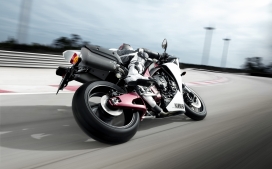 高清晰雅马哈YZF-R1电动摩托车壁纸