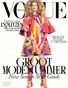 杜晨・科洛斯-Vogue荷兰-着五颜六色的外衣服饰搭配大量的卷发结合沙漠牛仔布，大展美诱