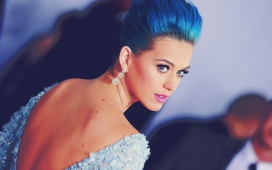 美诱的转身-女歌手、演员兼词曲创作者凯蒂・佩里（Katy Perry）壁纸下载
