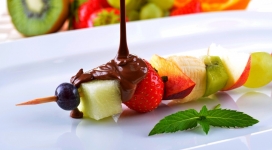 猕猴桃草莓巧克力水果串