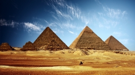 埃及沙漠黄金金字塔壁纸