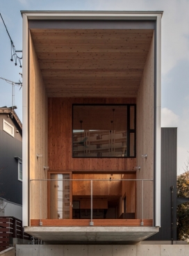 木结构的房子-位于日本爱知县，悬臂式混凝土板，是一个大型的开放式起居区