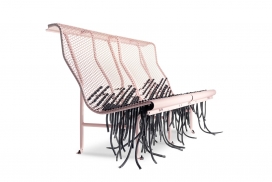 一个更符合人体工程学长“胡须”的长椅-采用黑绳点缀，让整个设计充满现代性与舒适性
