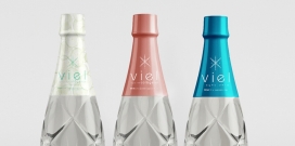 Agua Viel-来自哥伦比亚的水晶切割水饮料包装设计-看起来像一个波光粼粼的水或酒瓶子，让你的皮肤看起来年轻，这是革命性的饮料。用简单的和干净的设计，以吸引有兴趣的观众来保护它。