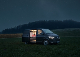 露营车睡觉是否体验过？Nils Holger Moormann设计了“不起眼”的大众巴士商务旅行房车内饰，反映了最小的材料和热爱的设计