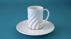 Linoubliable-带花瓣螺纹的咖啡杯，可以很好的固定杯子在底盘