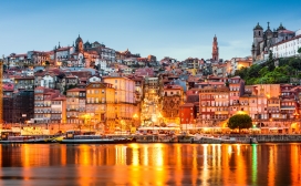 高清晰葡萄牙波尔图斗罗河城市夜景壁纸