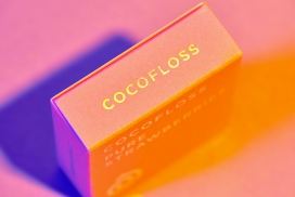 美丽大胆的Cocofloss优质牙线包装