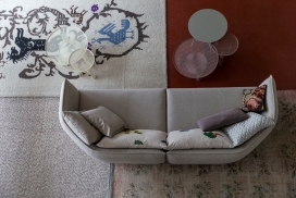 Patricia Urquiola独特的倒角沙发，以纪念她与Moroso合作20周年