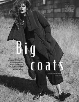贝蒂弗兰克-时尚荷兰-宽敞大衣摆姿势