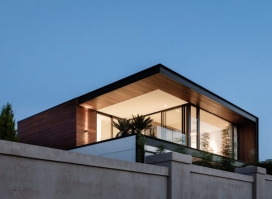 Preston House-澳大利亚悉尼一个充满光线的室内/室外住宅