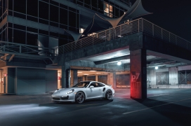 Porsche 911-2019款白色保时捷911跑车
