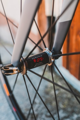 自行车轮毂钢丝写真