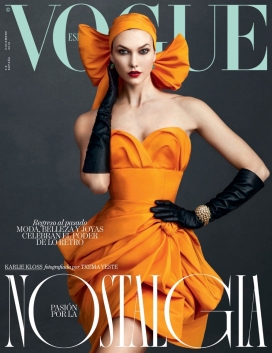 卡莉·克洛斯登上《 Vogue》西班牙版50年代精致时装