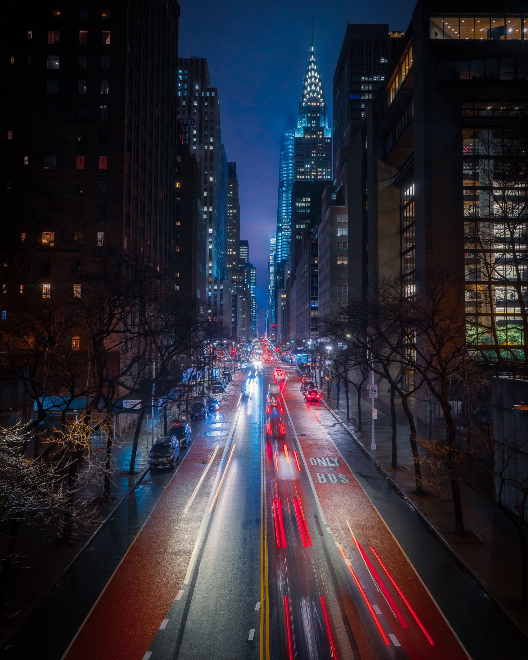繁华的都市车流夜景图封面大图