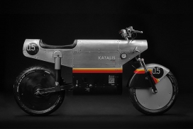 将未来派设计与日本细节融为一体的二战战斗机喷气式电动自行车