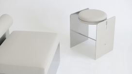 围绕真实材料和纯净性而设计的黑白座椅