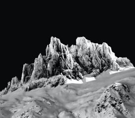 夜幕下的雪山风景图