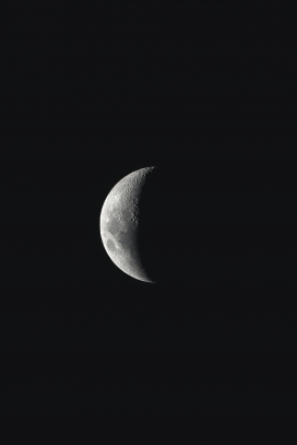 傍晚的月亮图片