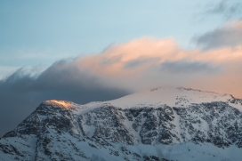 雪峰唯美风景图片