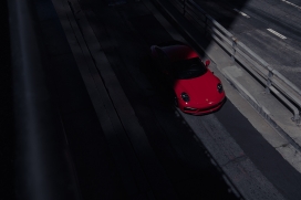 红色Porsche 992 GTS跑车