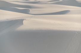白色细沙沙漠图